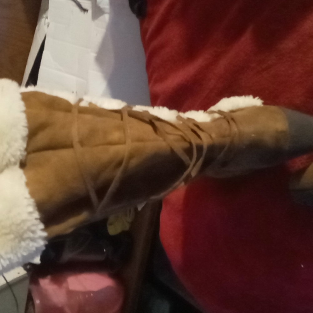 Boots - Picture 4 of 4